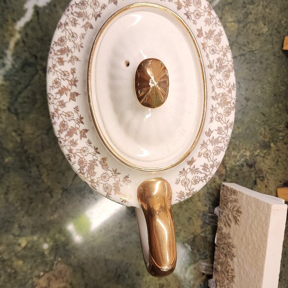 Vintage Gibsons Staffordshire England Teapot – W802 – Gold Floral – 6" × 10" – M - Picture 2 of 8